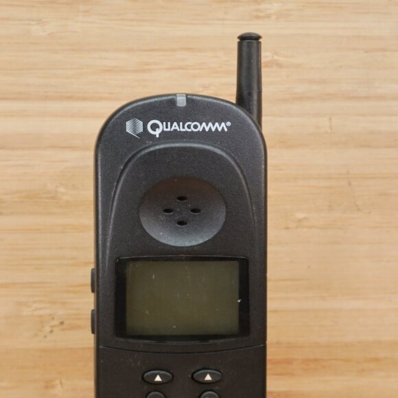 Globalstar Qualcomm GSP-1600 Portable Satellite Phone with wall and car chargers - Picture 4 of 9